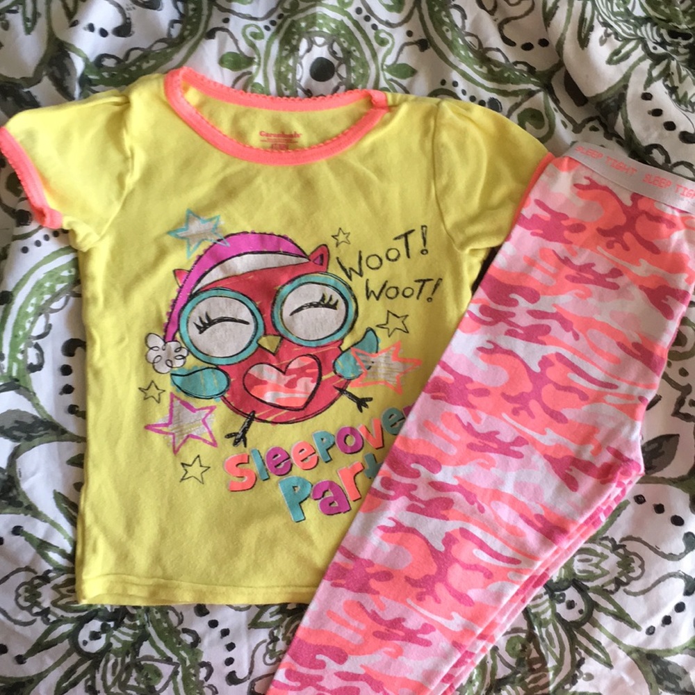 Garanimals 4t pajamas, pink camo, yellow top